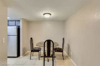 Photo #4: 2398034 Listing