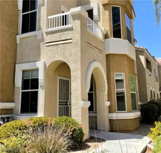 Photo #2: 2398045 Listing 