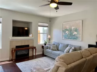 Photo #4: 2398045 Listing 