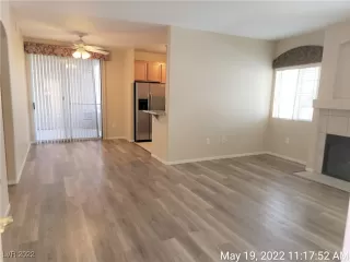 Photo #2: 2398072 Listing 