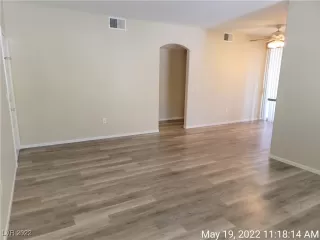 Photo #3: 2398072 Listing 