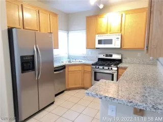 Photo #6: 2398072 Listing 