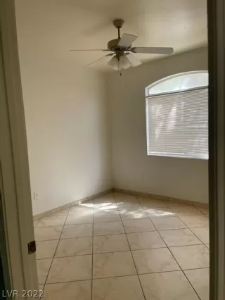 Photo #5: 2398105 Listing 