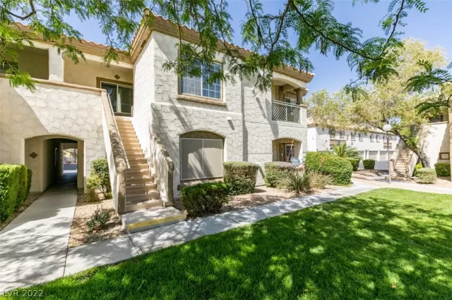 MLS: 2398116 Condo For Sale