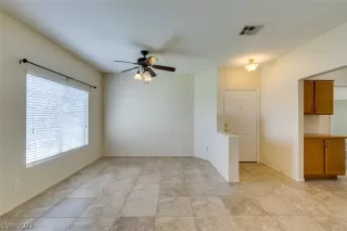 Photo #4: 2398116 Listing
