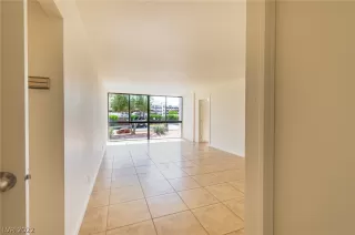 Photo #4: 2398120 Listing 