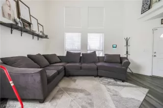 Photo #2: 2398133 Listing