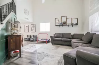 Photo #3: 2398133 Listing