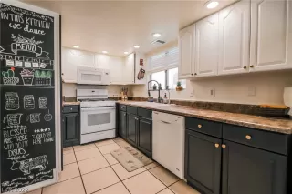 Photo #6: 2398133 Listing