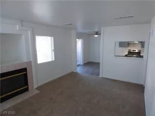 Photo #4: 2398158 Listing