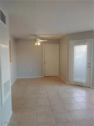 Photo #2: 2398183 Listing 