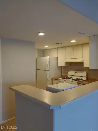 Photo #5: 2398183 Listing 