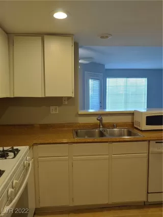 Photo #6: 2398183 Listing 