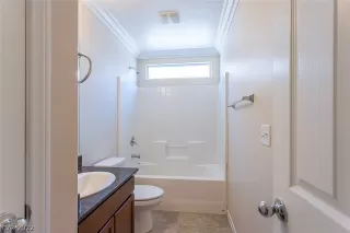 Photo #3: 2398198 Listing