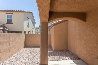 Photo #4: 2398198 Listing