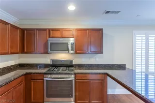 Photo #5: 2398198 Listing