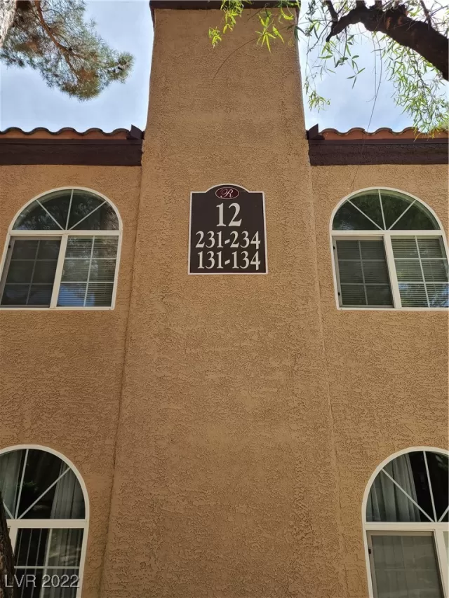 MLS: 2398200 Condo For Sale