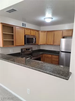 Photo #6: 2398200 Listing 