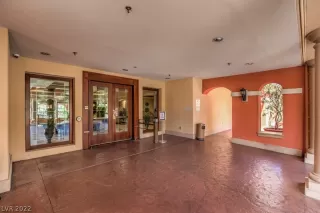 Photo #4: 2398208 Listing