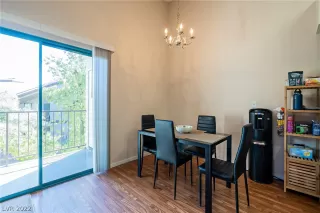 Photo #6: 2398212 Listing 