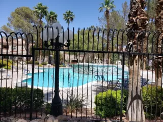 Photo #2: 2398214 Listing