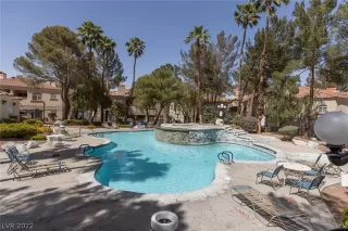 Photo #4: 2398214 Listing