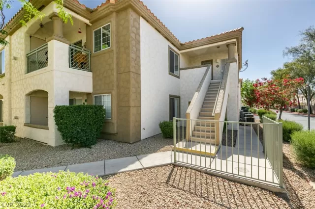 MLS: 2398224 Condo For Sale