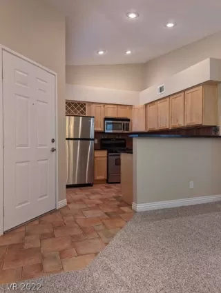 Photo #5: 2398269 Listing