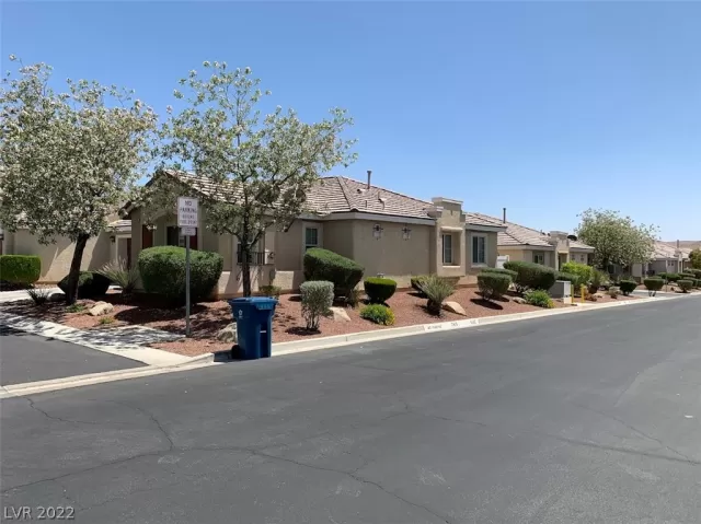 MLS: 2398286 Condo For Sale