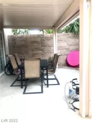 Photo #2: 2398296 Listing 