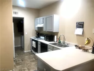 Photo #4: 2398296 Listing 