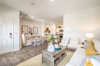 Photo #4: 2398303 Listing 