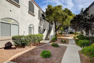 Photo #2: 2398309 Listing 