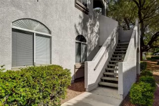 Photo #3: 2398309 Listing 