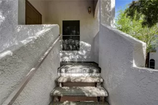 Photo #4: 2398309 Listing 