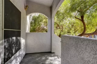 Photo #5: 2398309 Listing 