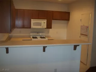 Photo #4: 2398315 Listing 