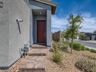 Photo #2: 2398335 Listing