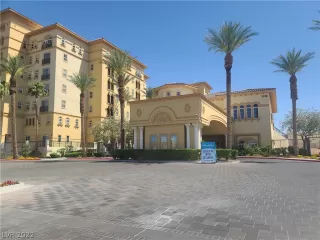 Photo #1: 2398383 Listing