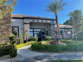 Photo #2: 2398487 Listing