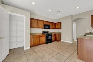 Photo #6: 2398497 Listing 