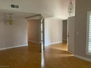 Photo #1: 2398500 Listing 