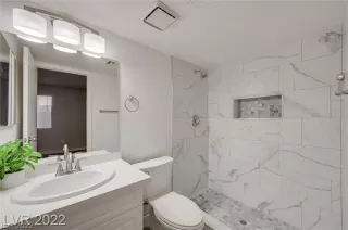 Photo #1: 2398506 Listing 