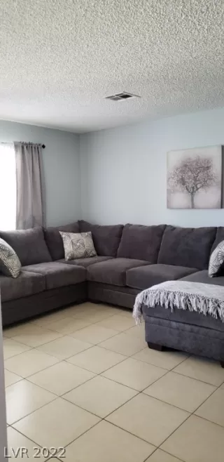 Photo #2: 2398516 Listing 