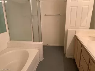 Photo #4: 2398536 Listing