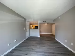 Photo #3: 2398550 Listing 