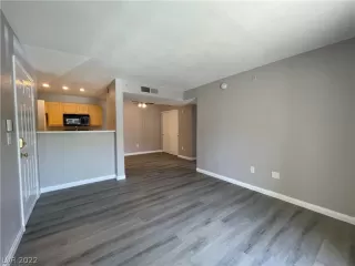 Photo #4: 2398550 Listing 