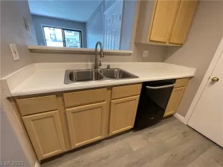 Photo #6: 2398550 Listing 