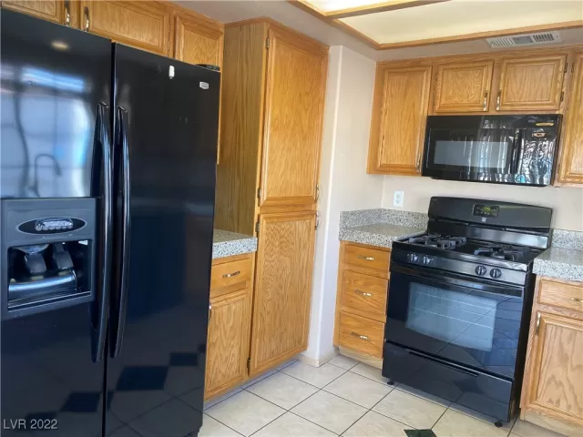 MLS: 2398572 Condo For Sale
