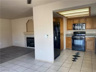 Photo #3: 2398572 Listing 